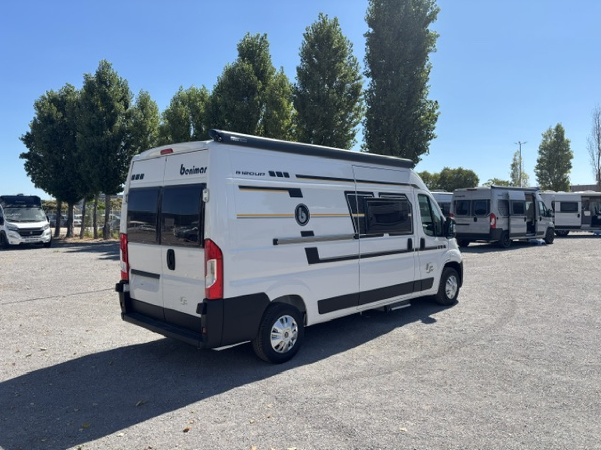 43984-01-2048.jpg